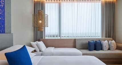 Renaissance Pattaya Resort & Spa Room Type - Deluxe Guest room, 1 King, City view