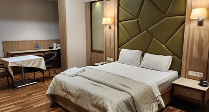 Sarovar Residency Room Type - Luxury Suite Room