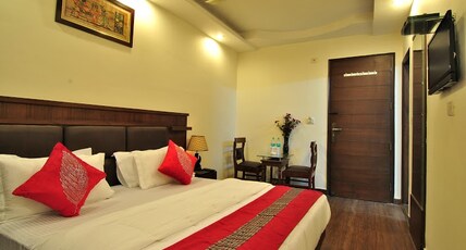 Hotel Toronto Room Type - Executive Room AC WITH FREE WIFI