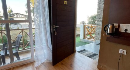 Maatidera Resort - Your Himalayan Abode Room Type - King Room on Ground floor with private balcony - Himalayan view