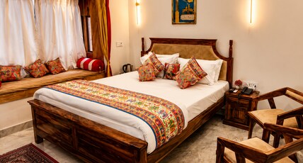 Hotel Narpat Garh Palace Room Type - Deluxe Room