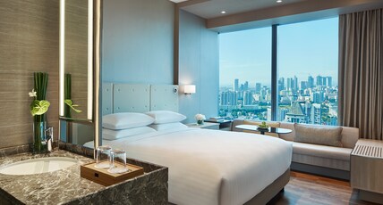 Courtyard by Marriott Singapore Novena Room Type - Premier Room, Guest room, 1 King, Skyline view, High floor Courtyard by Marriott Singapore Novena Room Type - Premier Room, Guest room, 1 King, Skyline view, High floor