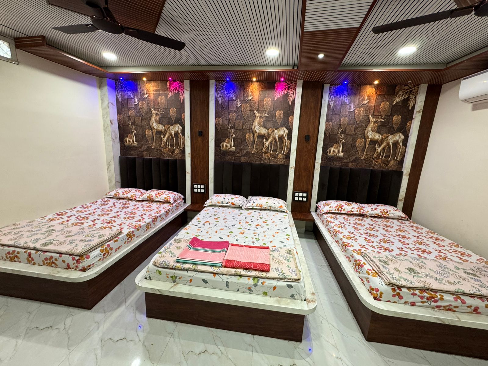 Radhe Palace Omkareshwar - Tap to explore photos