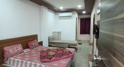 Hotel Royal Inn,Umreth Room Type - Deluxe Room