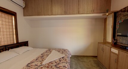 Hotel Garden Residency By WB Inn Room Type - Deluxe Ac Room