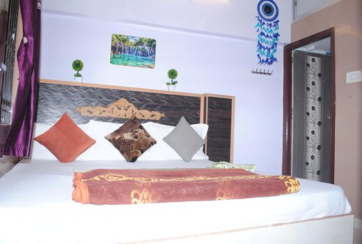 Amudha residency