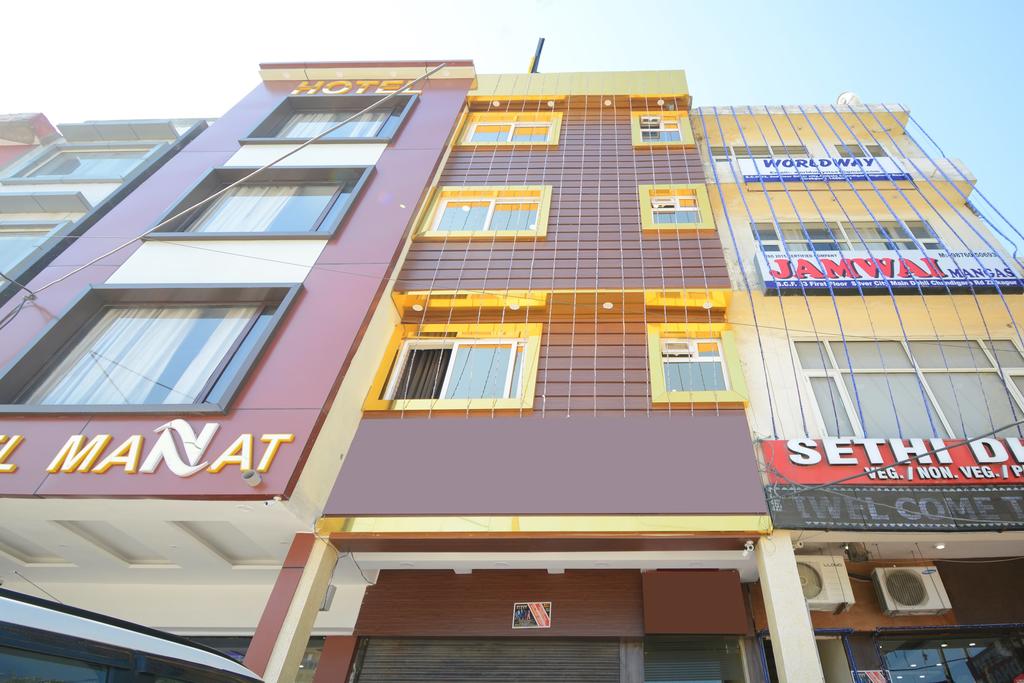 Hotel Classic Zirakpur - Tap to explore photos