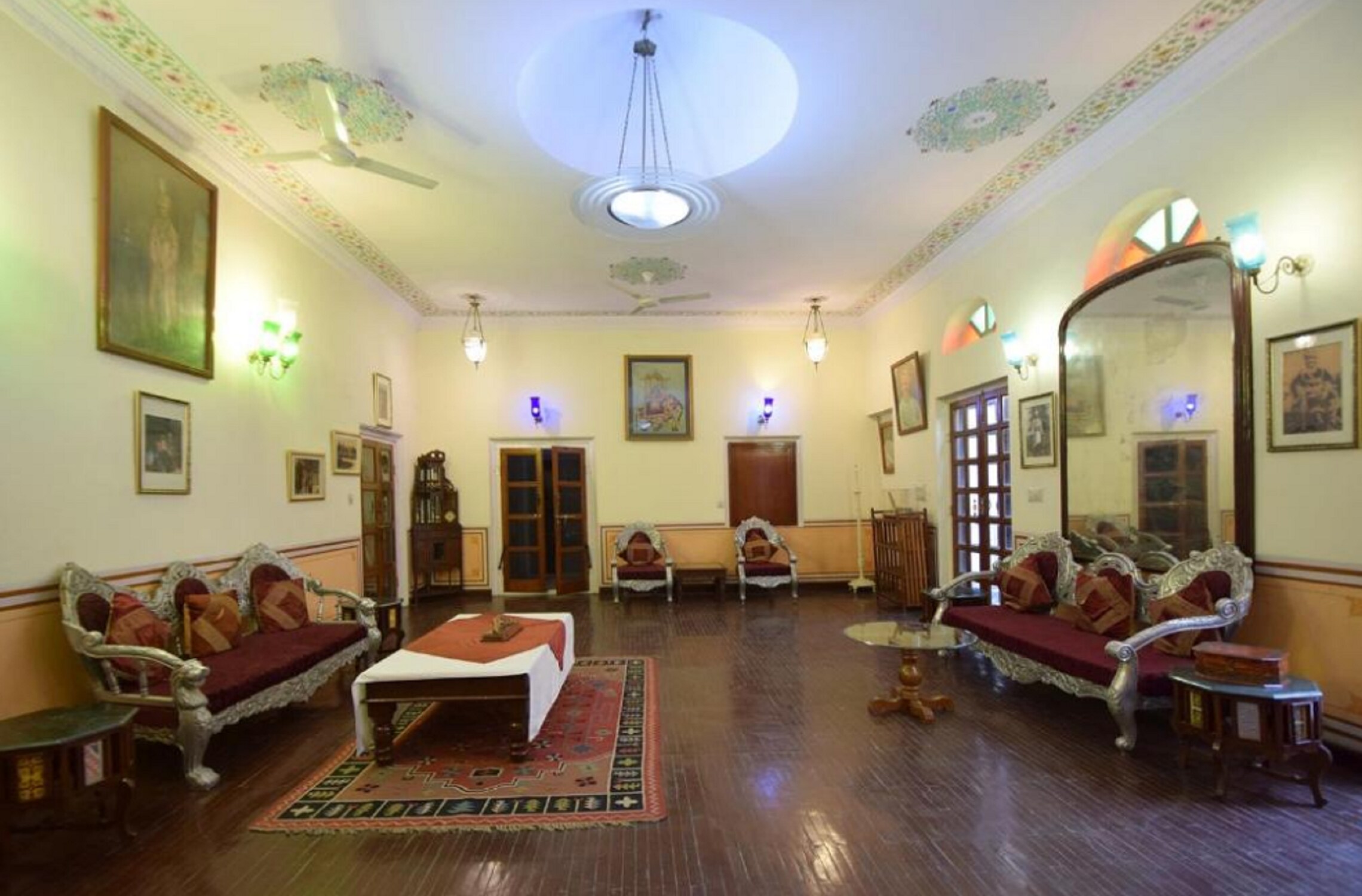 Hari Mahal- Apartment - Tap to explore photos