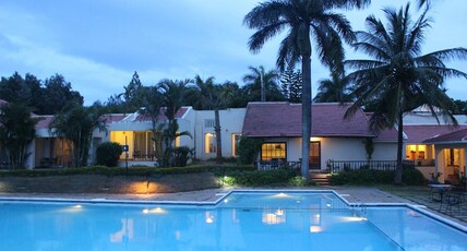 Gateway Chikmagalur Room Type - Superior Room Pool View Queen Bed