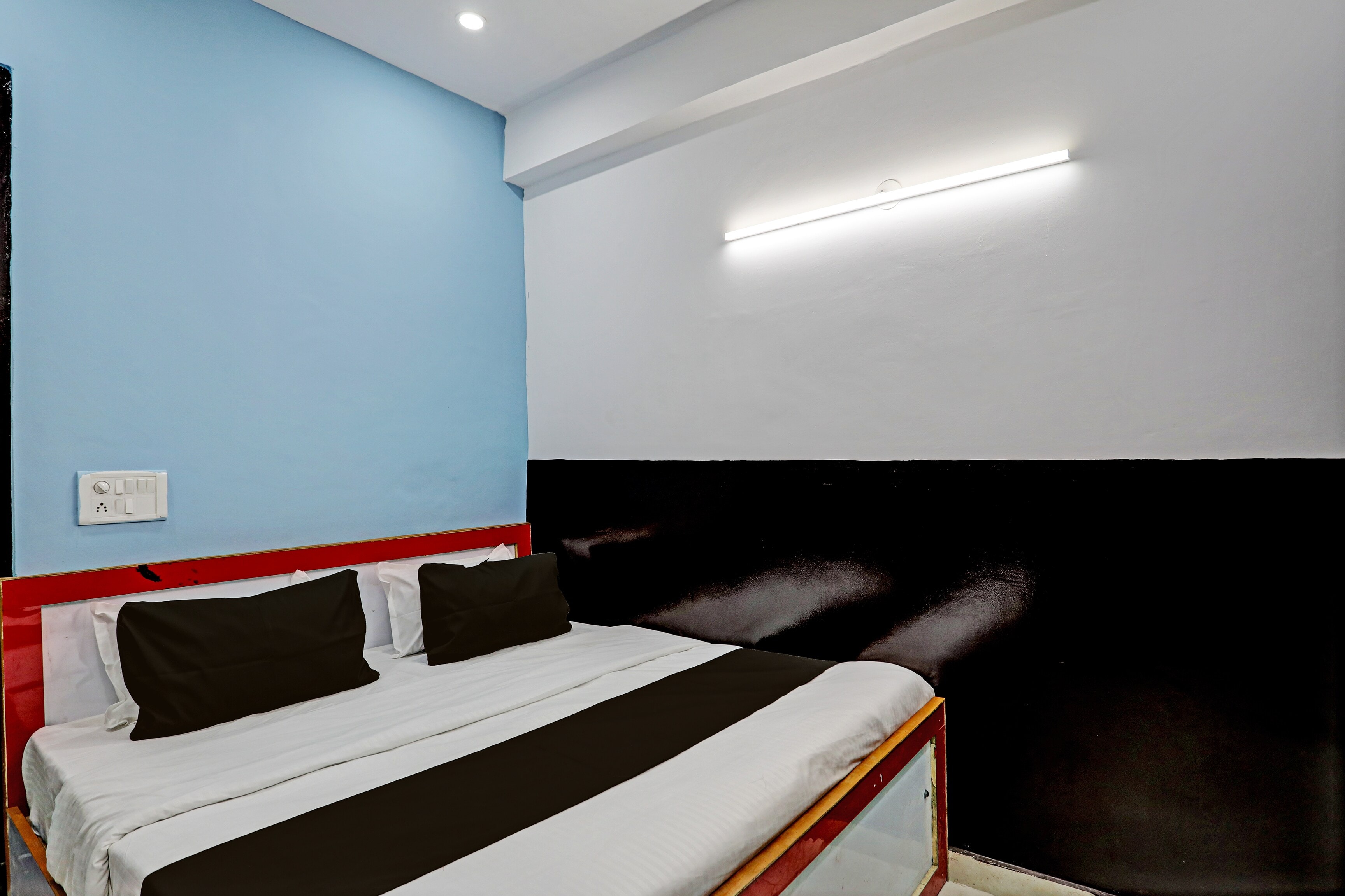 Hotel O shiva stay - Tap to explore photos