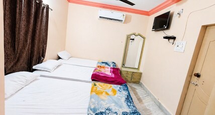 Evergreen Residency- Dwarka Room Type - SPLIT AC TRIPLE BED ROOM