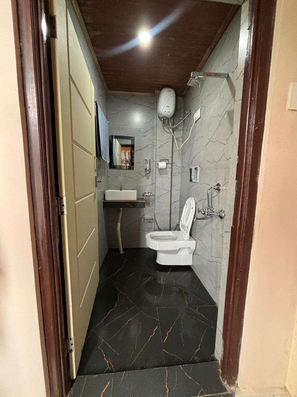 Kousani Homestay - Tap to explore photos