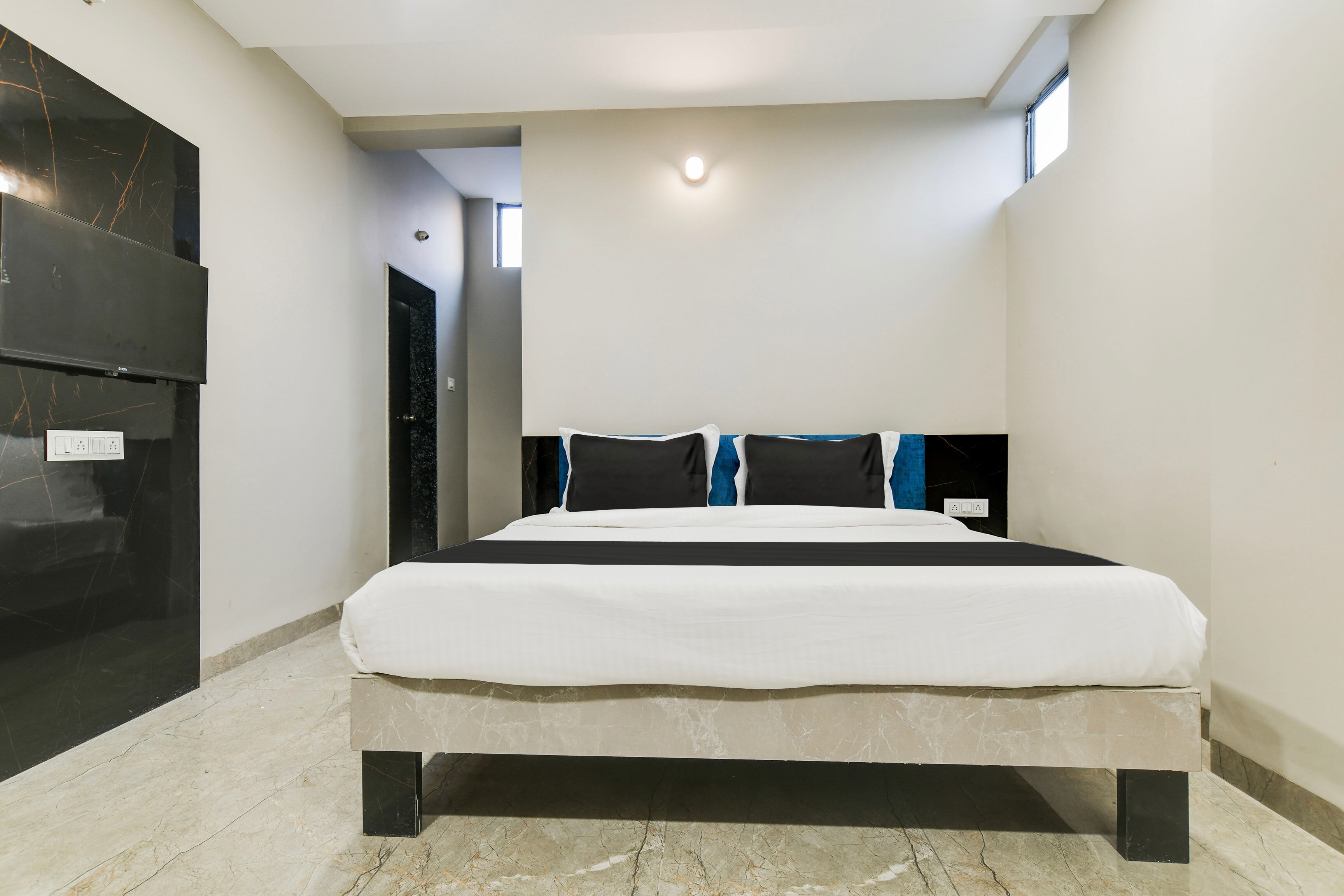 Hotel O Lake View - Tap to explore photos