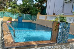 Giriraj Garden Rooms in a 4BHK Villa