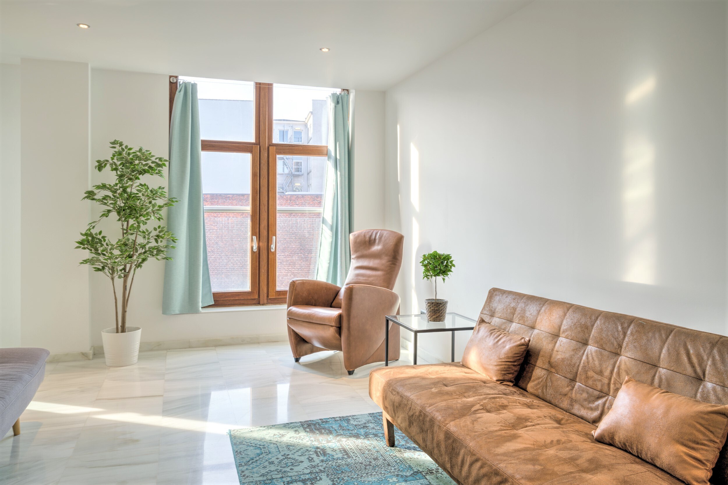 9-persons apartment in centre of Antwerp - Tap to explore photos