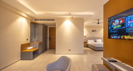 Villa Vistosa | Omaxe Hazratganj Room Type - Vistosa's Luxe Big Room