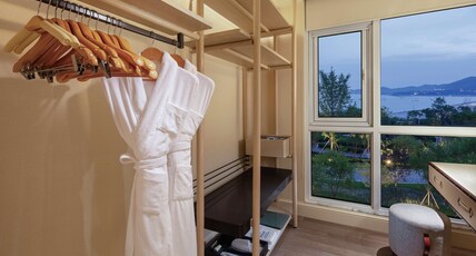 Hilton Dalian Golden Pebble Beach Resort Room Type - KING 1BEDRM JR STE OCEANVW