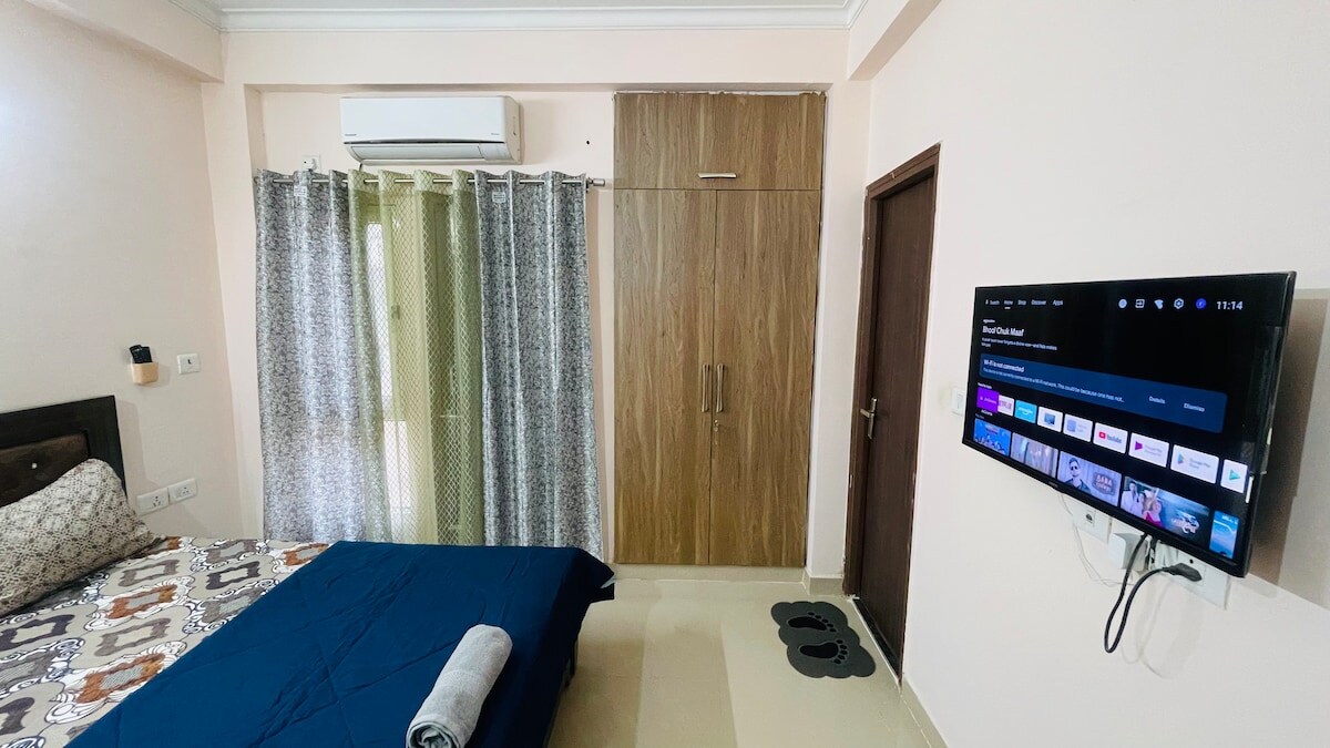 Leafora Modern Boutique Apartment Lucknow - Tap to explore photos