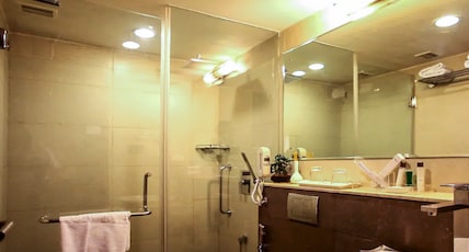 Quality Inn Bez Krishnaa Visakhapatnam Room Type - Junior Suite with Bathtub Quality Inn Bez Krishnaa Visakhapatnam Room Type - Junior Suite with Bathtub