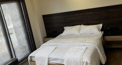 Ant biz room Room Type - Deluxe Double Room