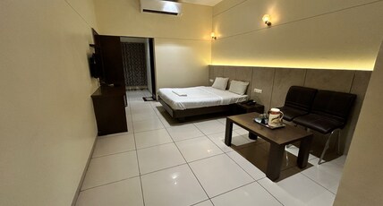 HOTEL GALAXY Room Type - AC Executive King Bed