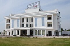 Hotel Rajvillas 