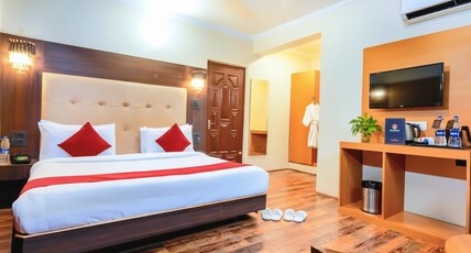 Hotel Sideeq Palace Near Dal Lake Room Type - Deluxe Room