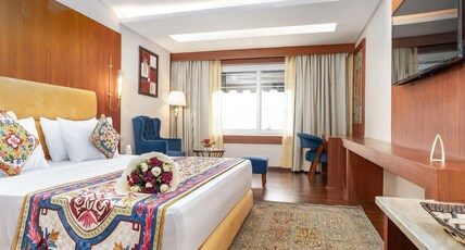 Hotel Central Park Nearby Dal Lake Room Type - Executive Room With Bath Tub