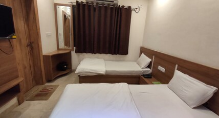 Hotel Green Galaxy Room Type - Standard Room