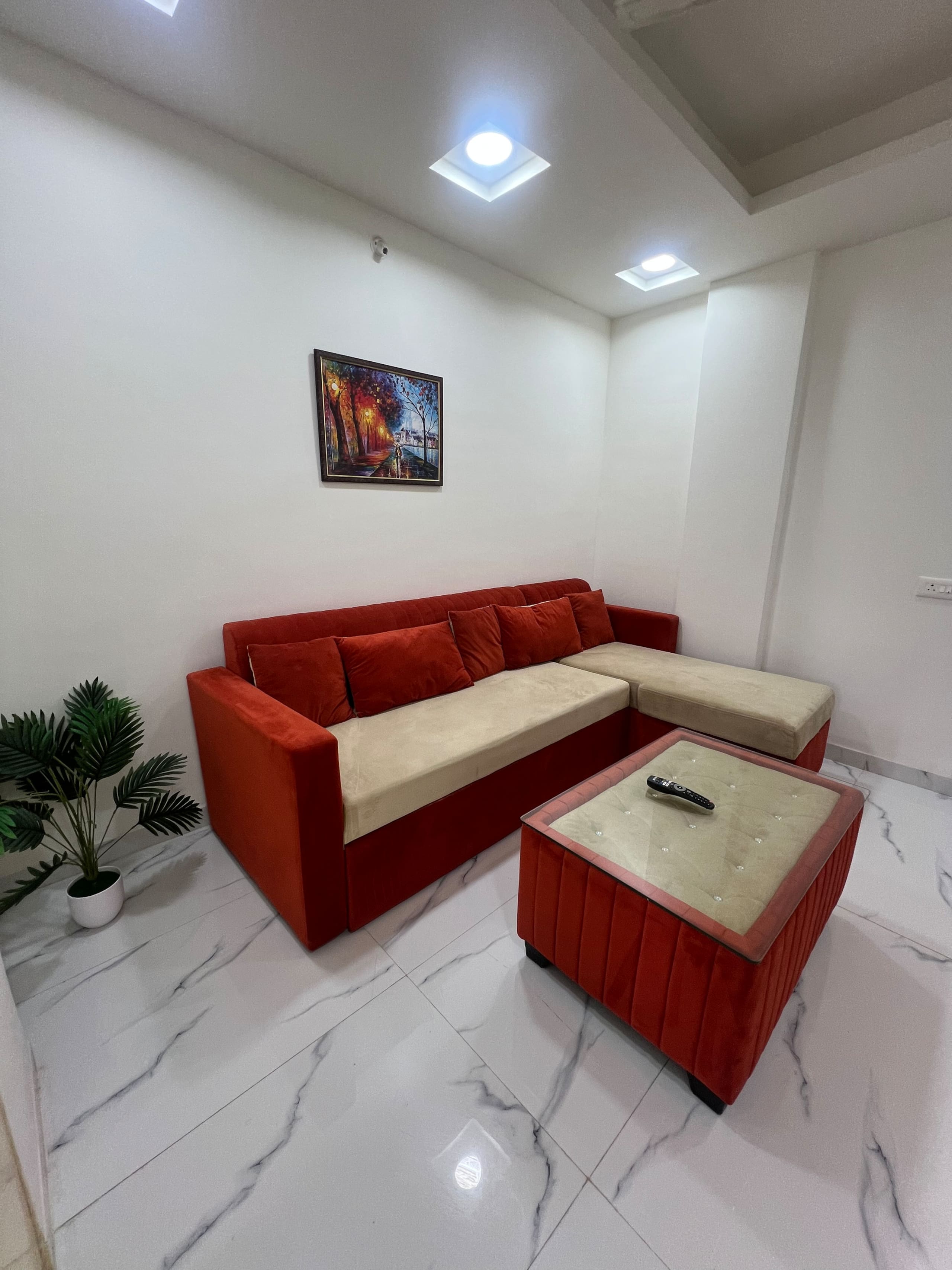 1 BHK Entire Flat near Airport with Balcony - Tap to explore photos