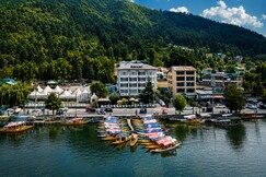 Welcome Hotel  Dal View (Lakeside Location)