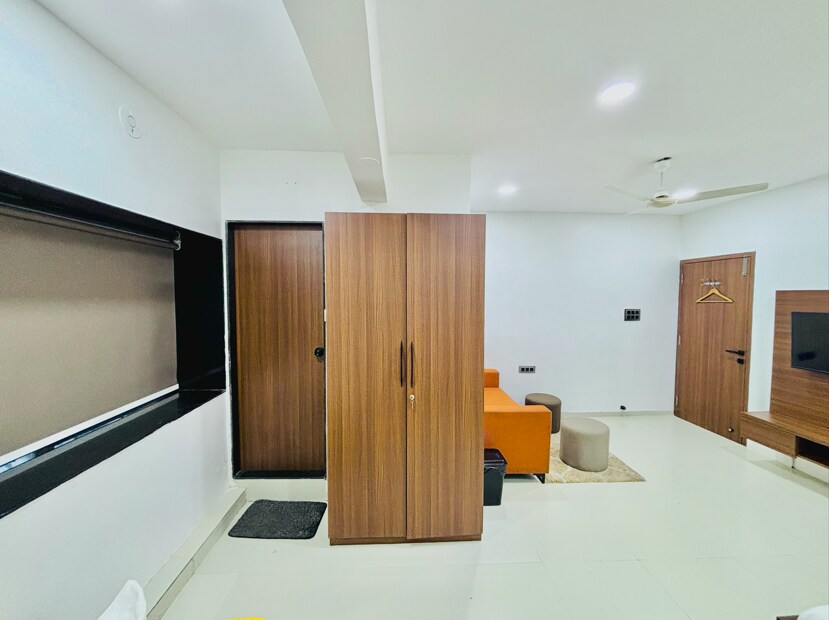 ANS Guest House - Mundhwa - Tap to explore photos