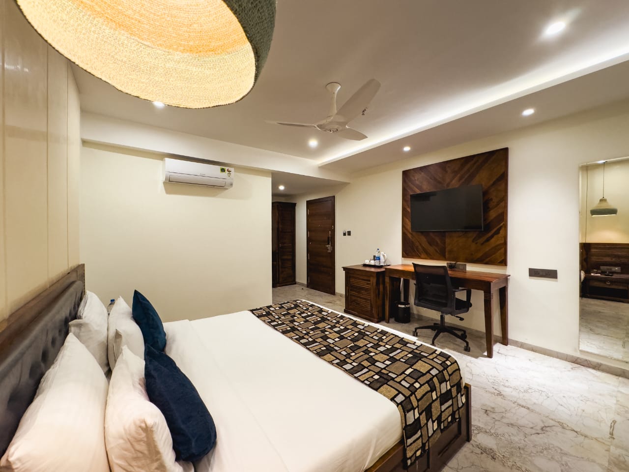 Papaya Tree Hotel Indore Reviews, Photos & Offer