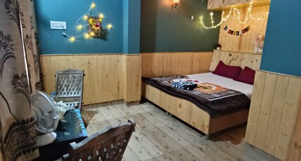 Pavis Homestay Room Type - Wooden cottage