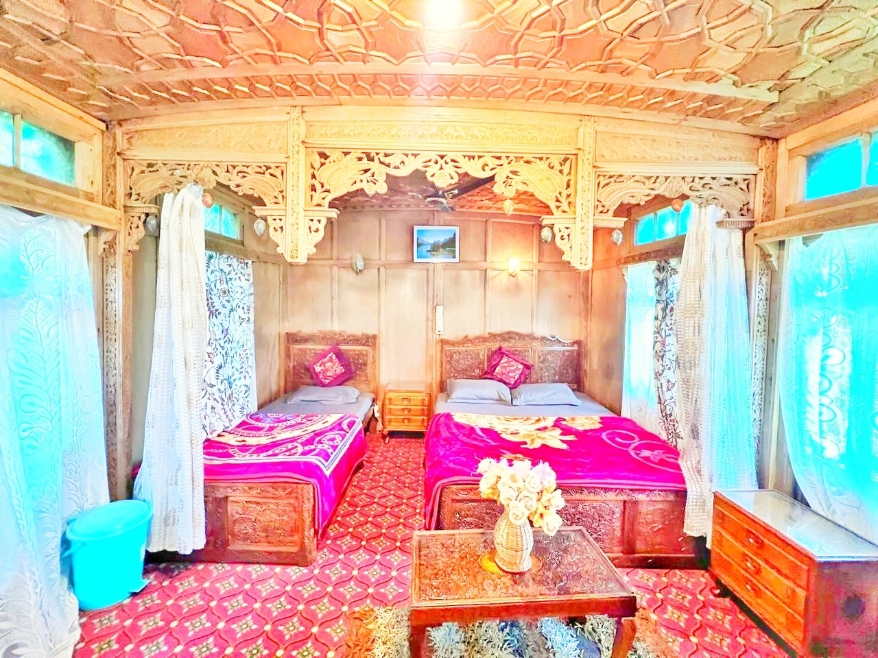 New Bul Bul Houseboat Dal Lake - Tap to explore photos