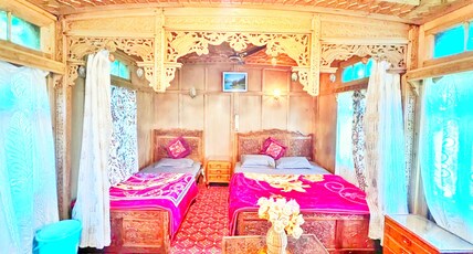 New Bul Bul Houseboat Dal Lake Room Type - Deluxe    Room