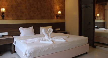 Hotel Grace Majestic Room Type - DELUXE AC ROOM