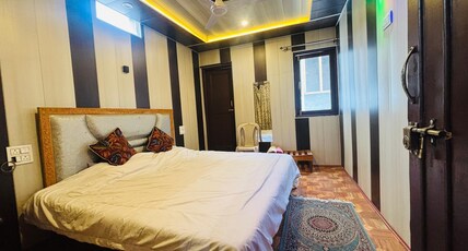 Pallas Inn Resorts, Srinagar Room Type - Deluxe Room