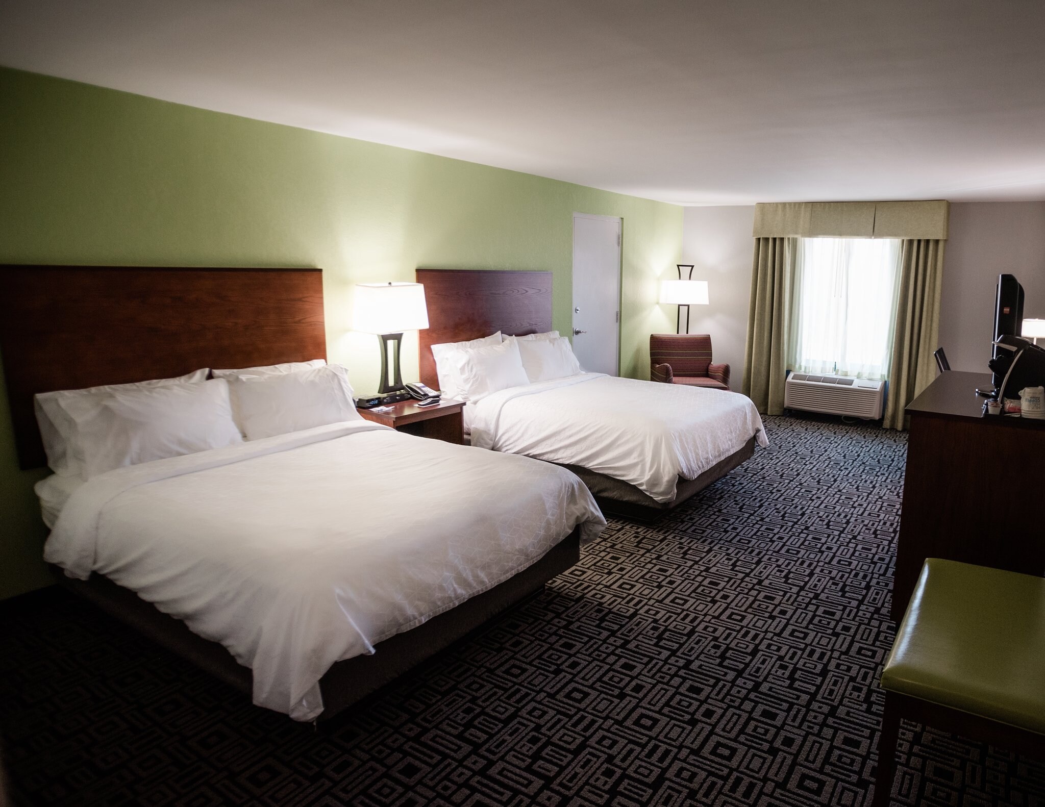 Holiday Inn Express Hickory - Hickory Mart - Tap to explore photos