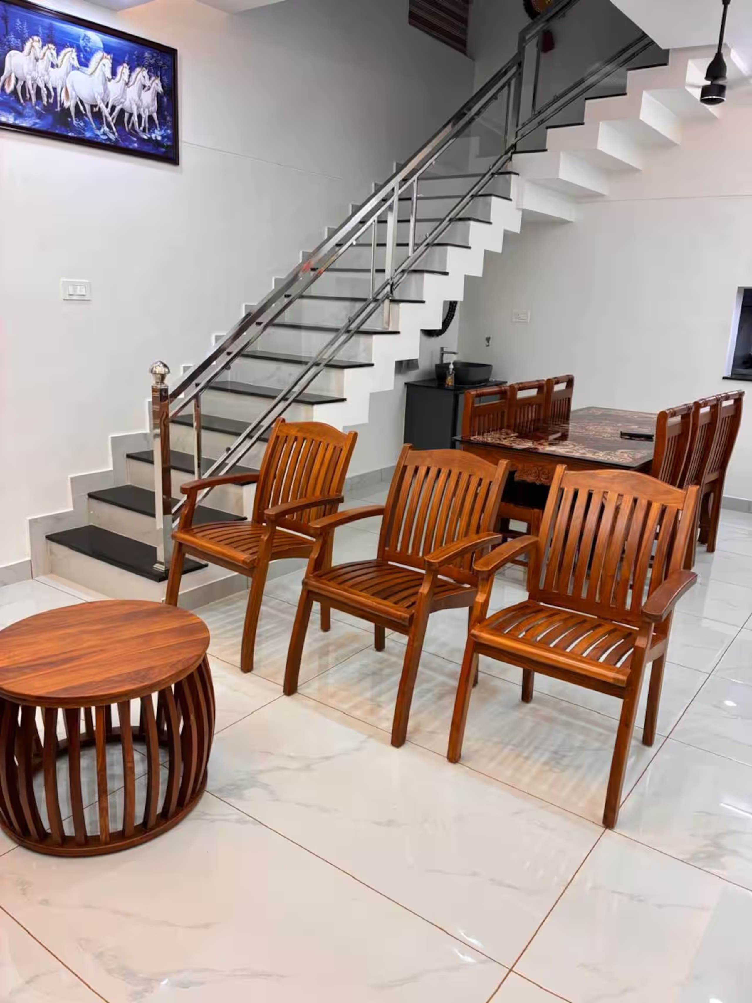 VAR Teak Haus AC 4BHK 10 min drive beach cliff - Tap to explore photos