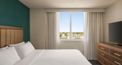 Embassy Suites Deerfield Beach - Resort & Spa Room Type - 1 KING BED SUNSET VIEW NS