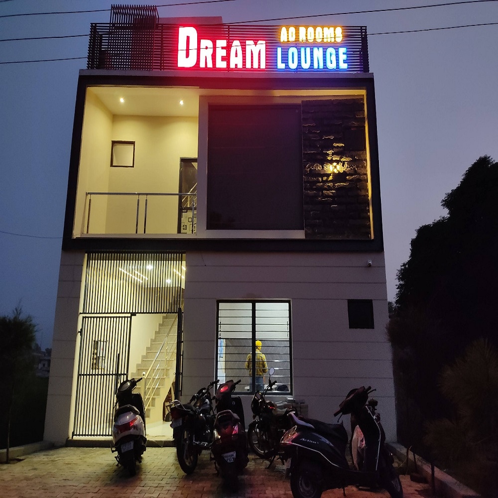 Dream Lounge - Tap to explore photos