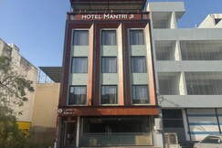 Hotel Mantri Ji