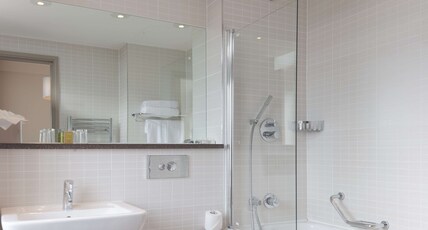 DoubleTree by Hilton Harrogate Majestic Hotel & Spa Room Type - KING SUPERIOR GUEST ROOM