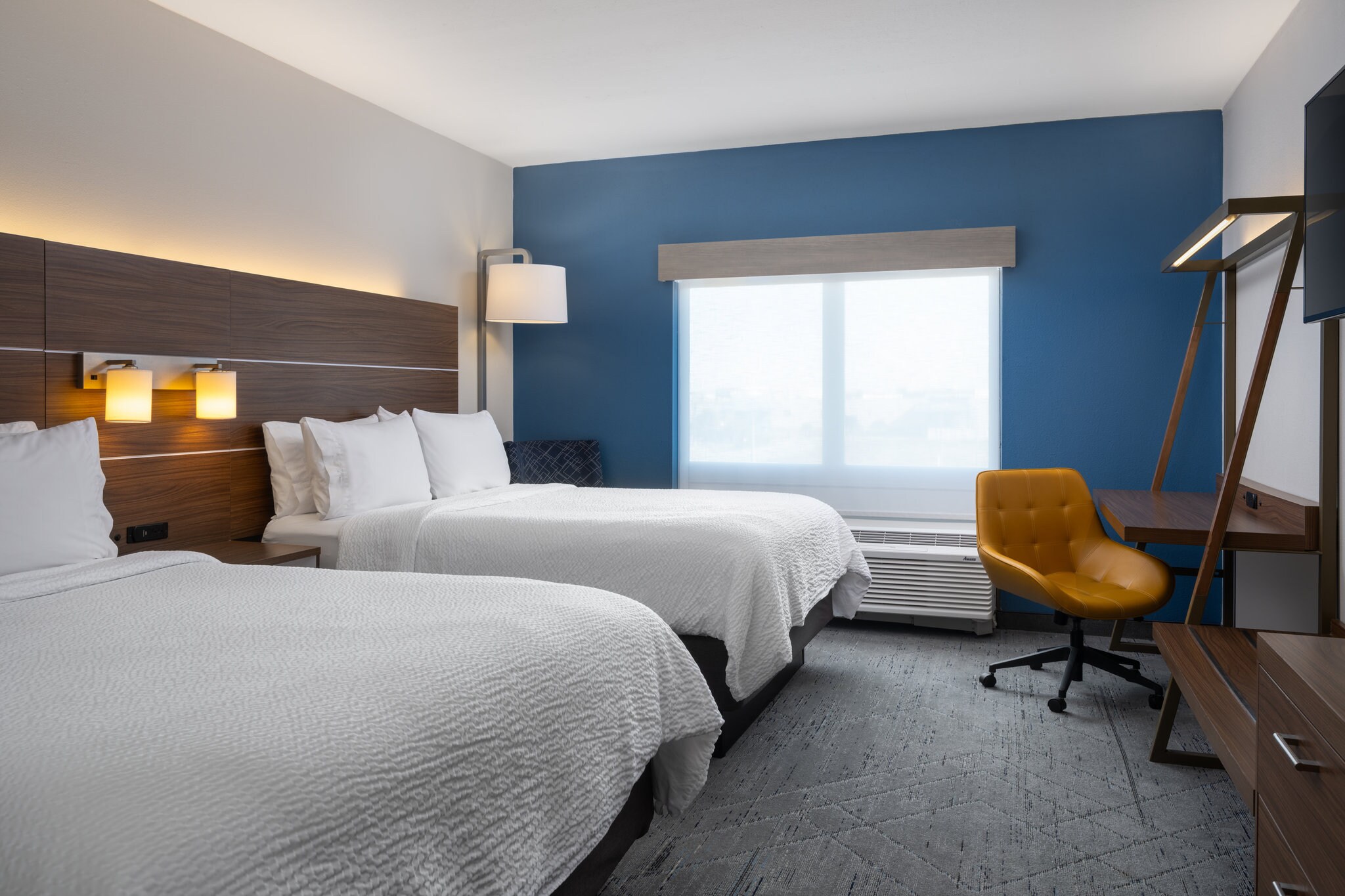 Holiday Inn Express & Suites TRINITY - Tap to explore photos