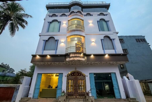 HOTEL  MAHESHWARI