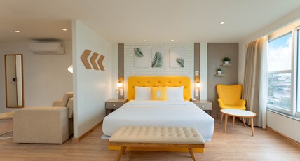 Bloom Boutique - Dal Lake Room Type - Suite - Lake View