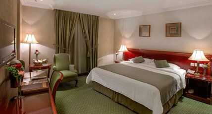 Crowne Plaza Riyadh Palace Room Type - 1 King Standard Smoking