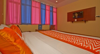 Red Carpet Room Type - Standard Mountain View