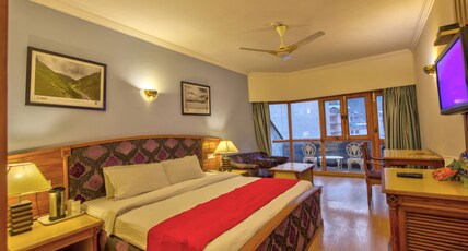 Hotel Piccadily Room Type - Deluxe Room with Mountain View
